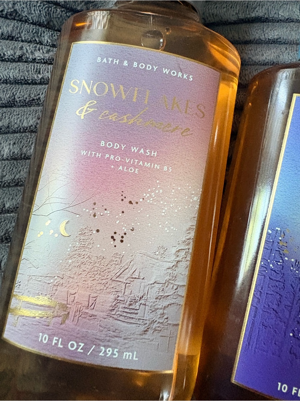 Bath & Body Works Frosted Coconut Snowball & snowflakes & Cashmere BODY WASH - Picture 4 of 6